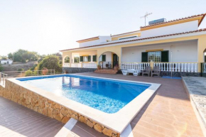 Vivenda V5 with Swimming Pool, Garden and Park